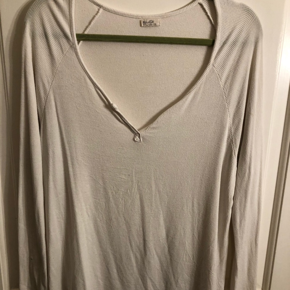 White oversized v-neck sweater
